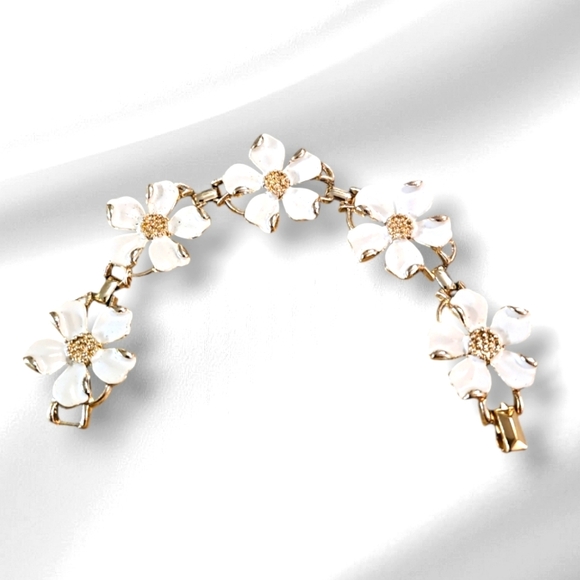 Vintage & Rare Signed Emmons Gold Tone White Enamel Flower Links Bracelet.